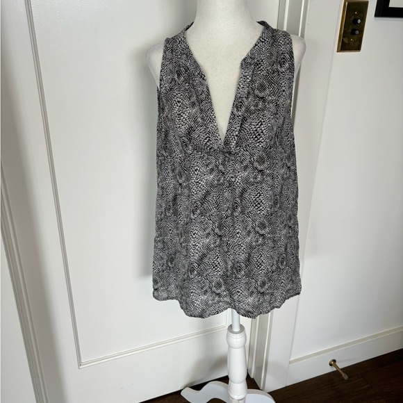 Joie Tops - Joie 100% Silk Snakeskin Print Sleeveless Blouse Sz M #0420